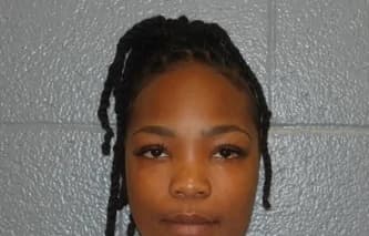 Arneisha Holmes mugshot